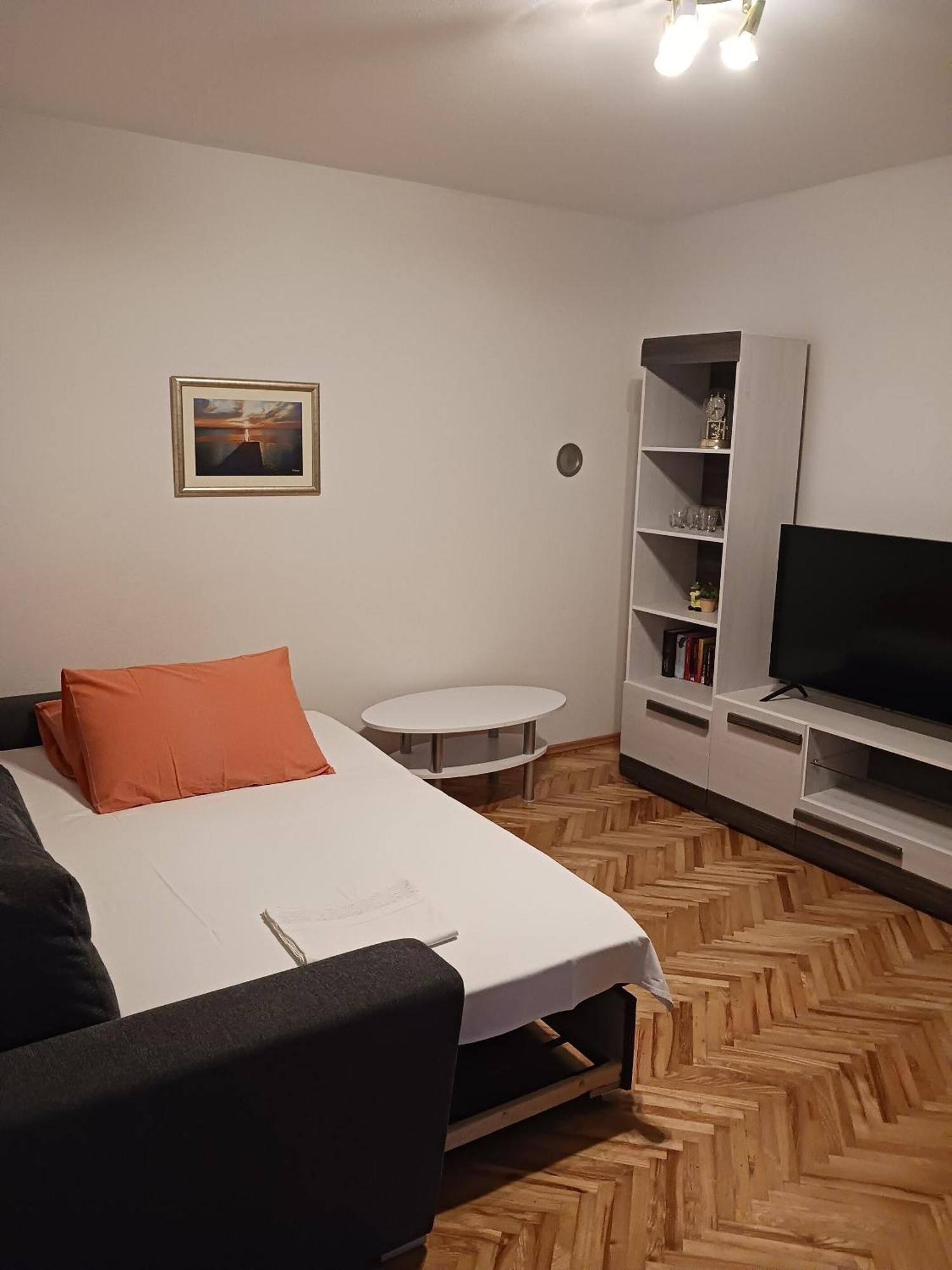 Apartments Marino - Near Family Friendly Beach Supetar Eksteriør billede